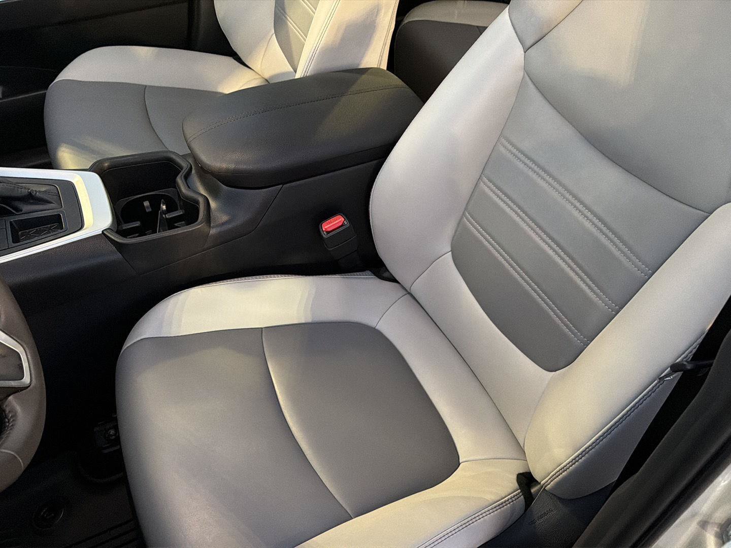 Certified 2023 Toyota RAV4 XLE Premium FWD image 31