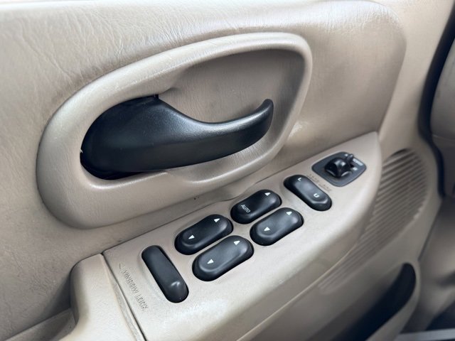Used 2001 Ford F150 4x4 SuperCrew image 19