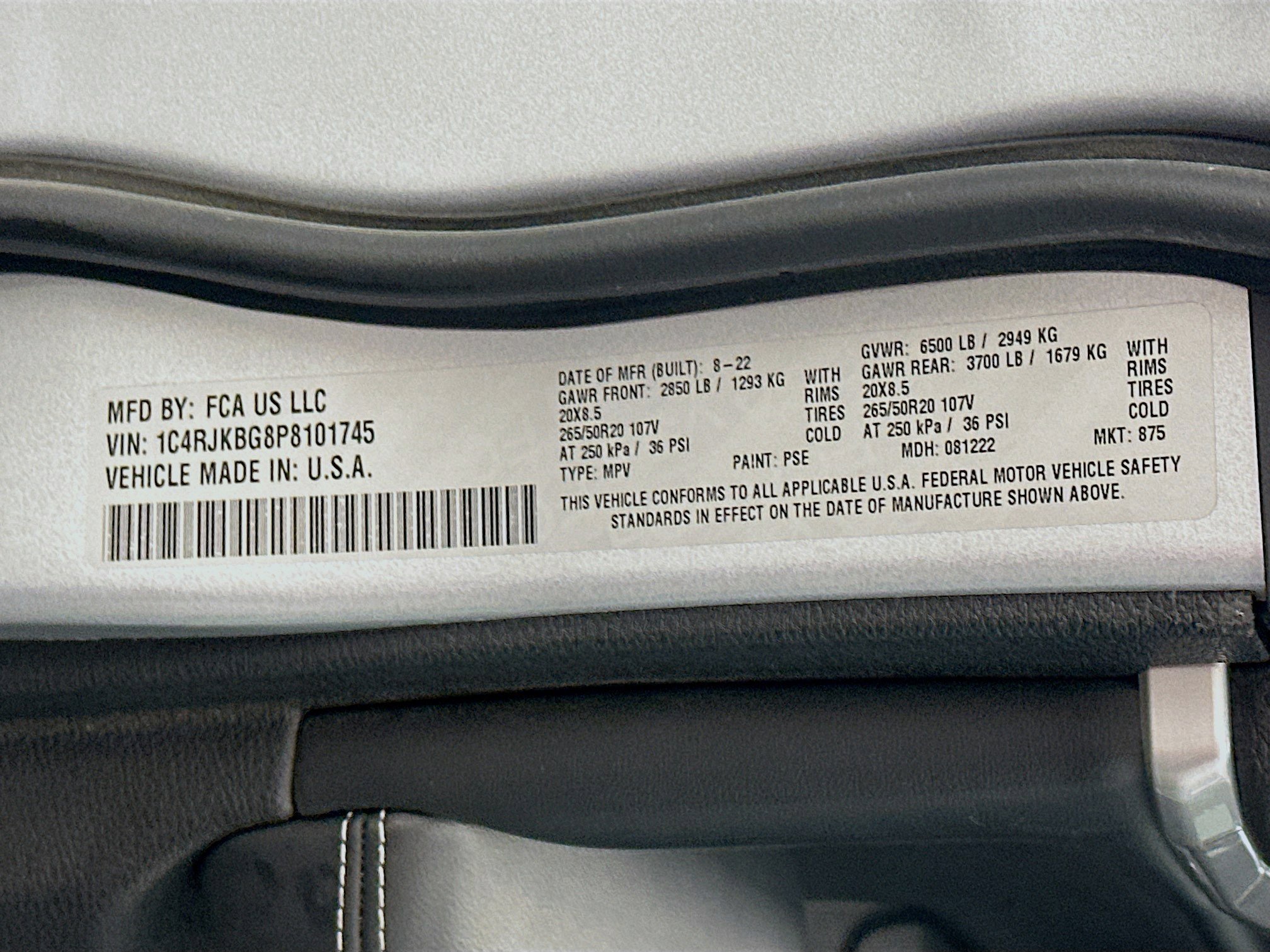 Used 2023 Jeep Grand Cherokee L Limited w/ Black Appearance Package image 12