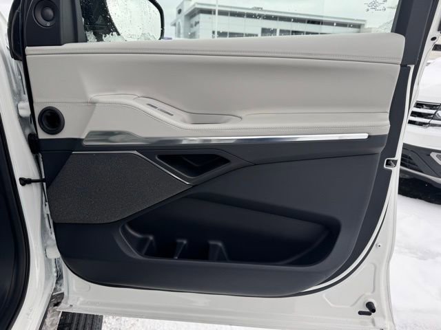 New 2025 Lincoln Navigator Reserve image 16