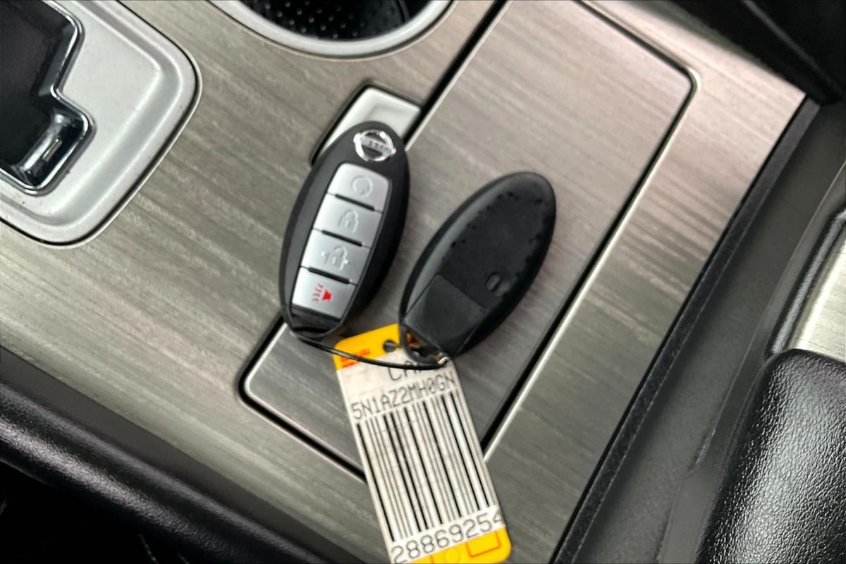 Used 2016 Nissan Murano SV AWD/4WD image 33