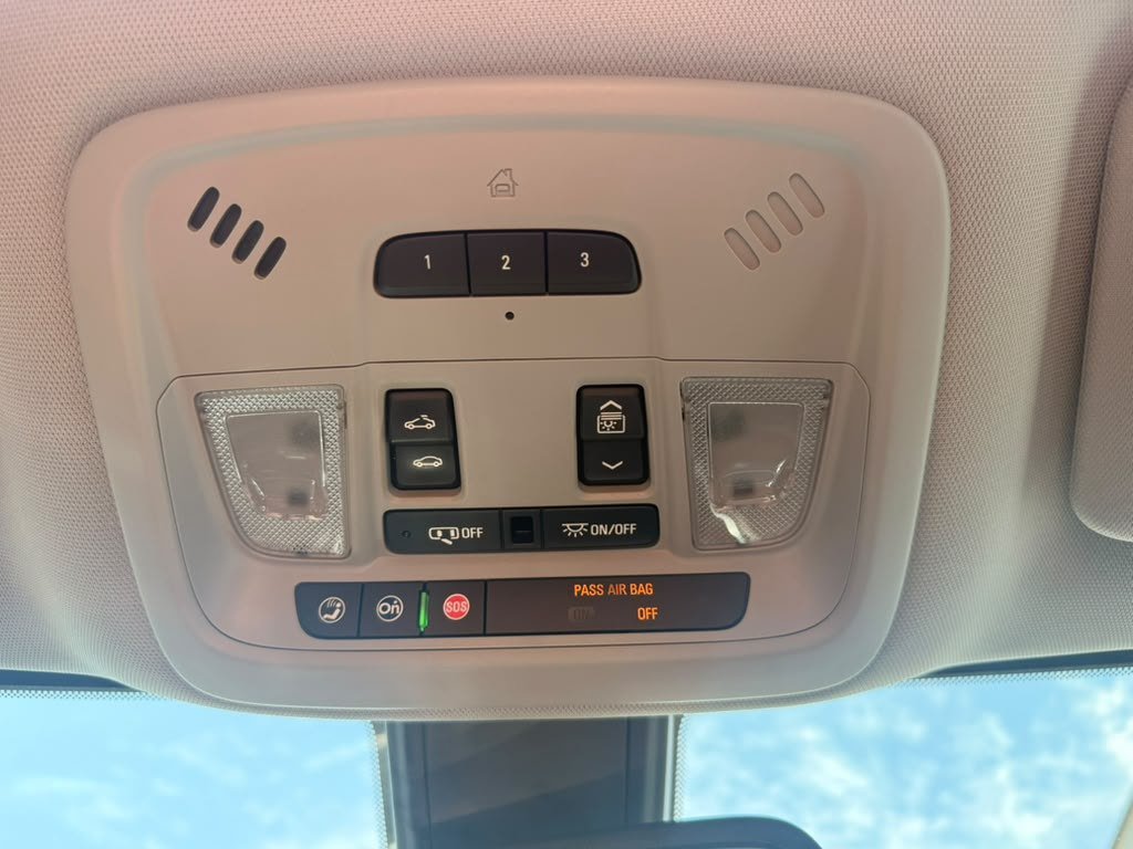 Used 2018 Chevrolet Malibu LT w/ Leather Package FWD image 35