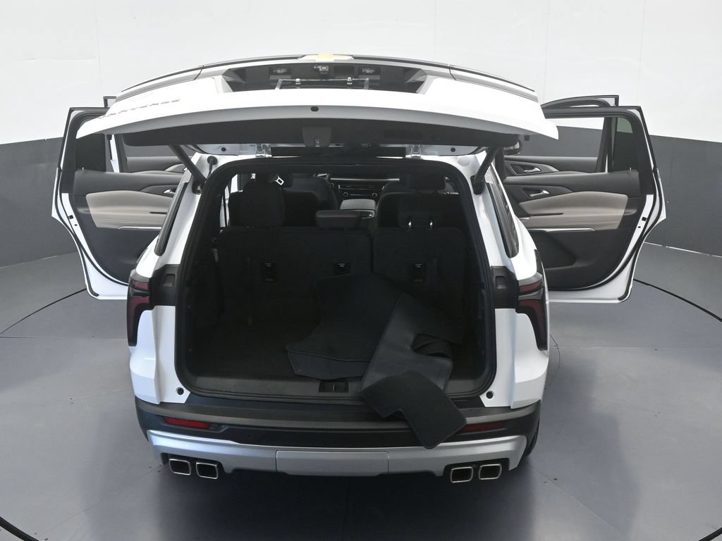 Used 2025 Chevrolet Traverse LT FWD image 71
