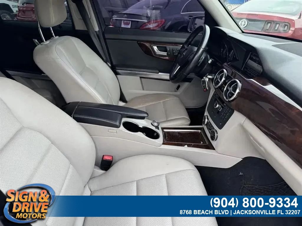 Used 2013 Mercedes-Benz GLK 350 4MATIC image 10