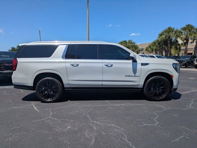 Used 2022 GMC Yukon XL Denali AWD/4WD image 3
