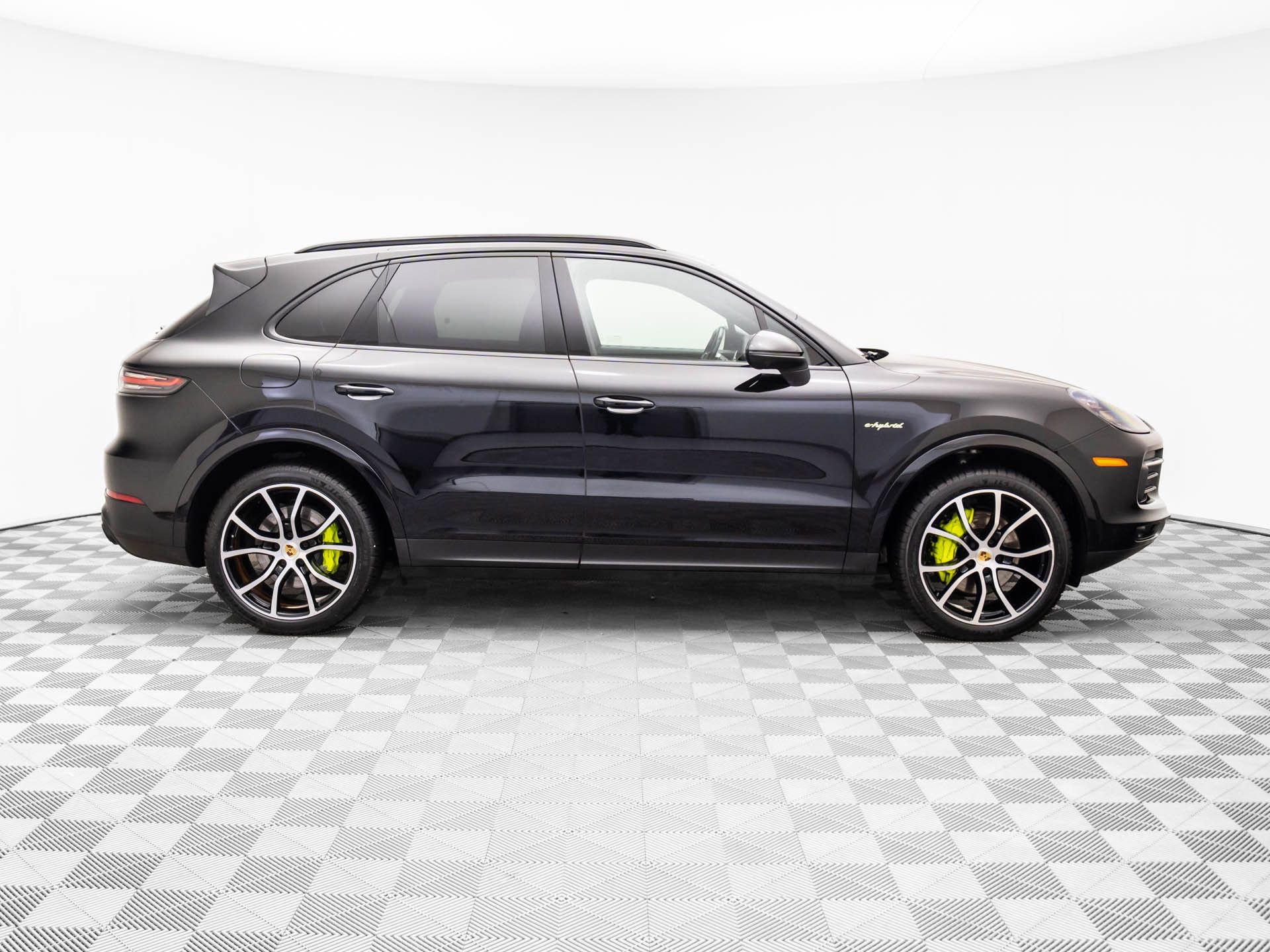 Used 2021 Porsche Cayenne E-Hybrid image 7