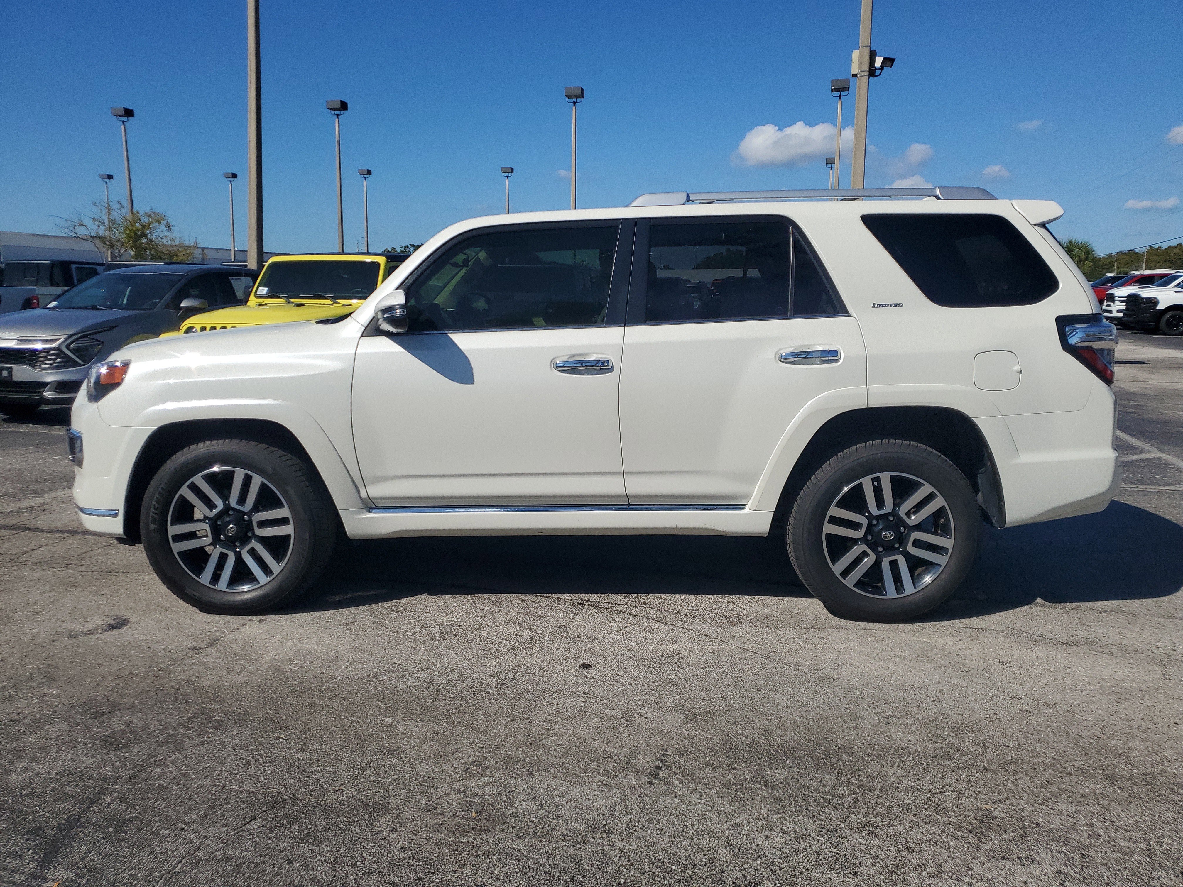 Used 2020 Toyota 4Runner 4WD image 9