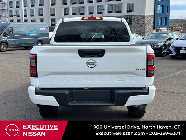 Used 2025 Nissan Frontier SV image 3