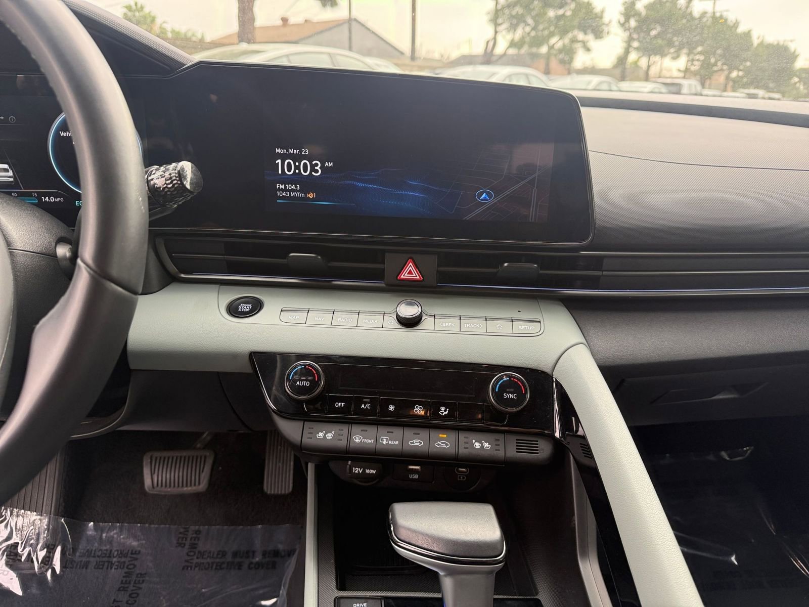 Used 2025 Hyundai Elantra Limited image 17