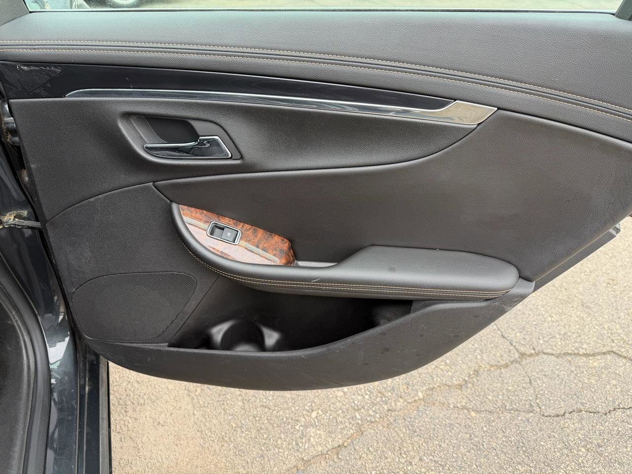 Used 2015 Chevrolet Impala LT w/ Convenience Package FWD image 17