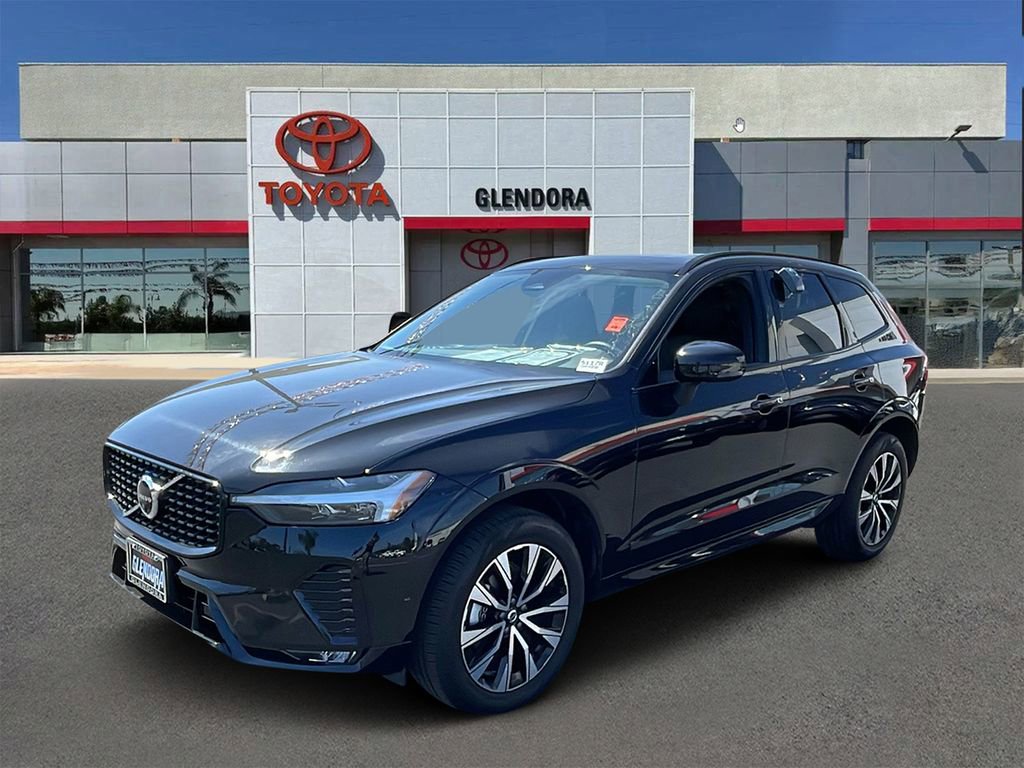 Used 2025 Volvo XC60 B5 Plus AWD/4WD image 7