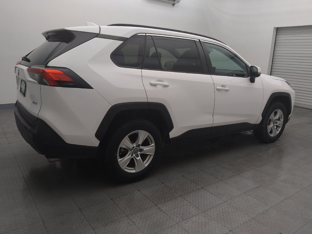 Used 2020 Toyota RAV4 XLE image 10