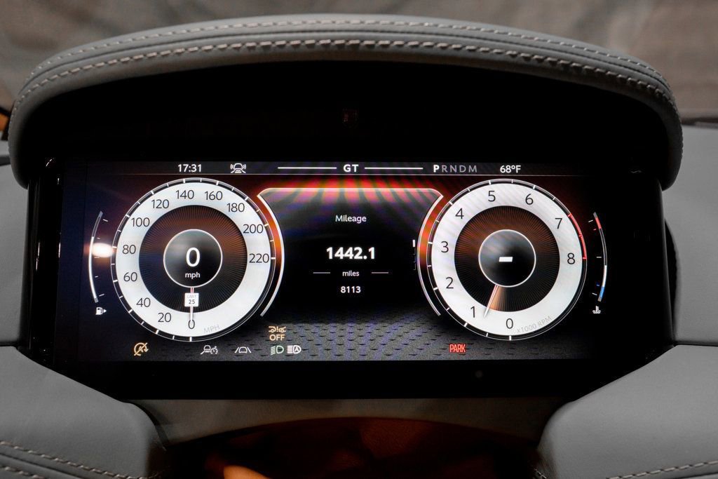 Used 2024 Aston Martin DB12 Coupe image 13