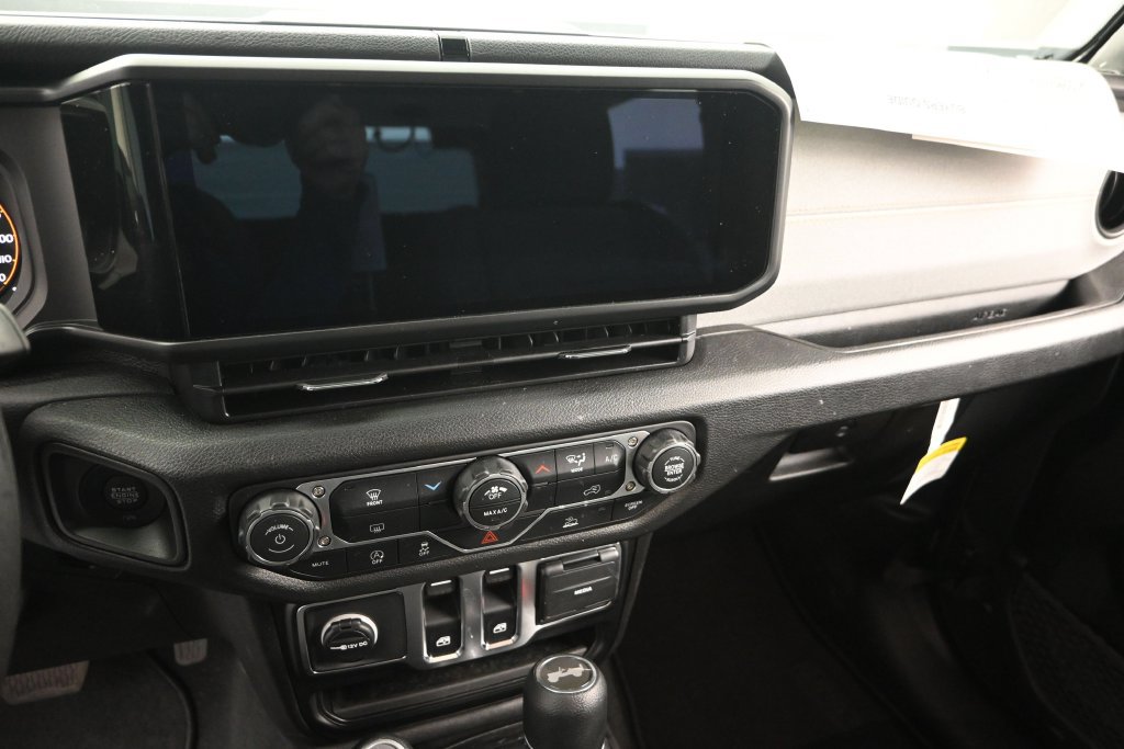Used 2026 Jeep Wrangler Sport AWD/4WD image 12