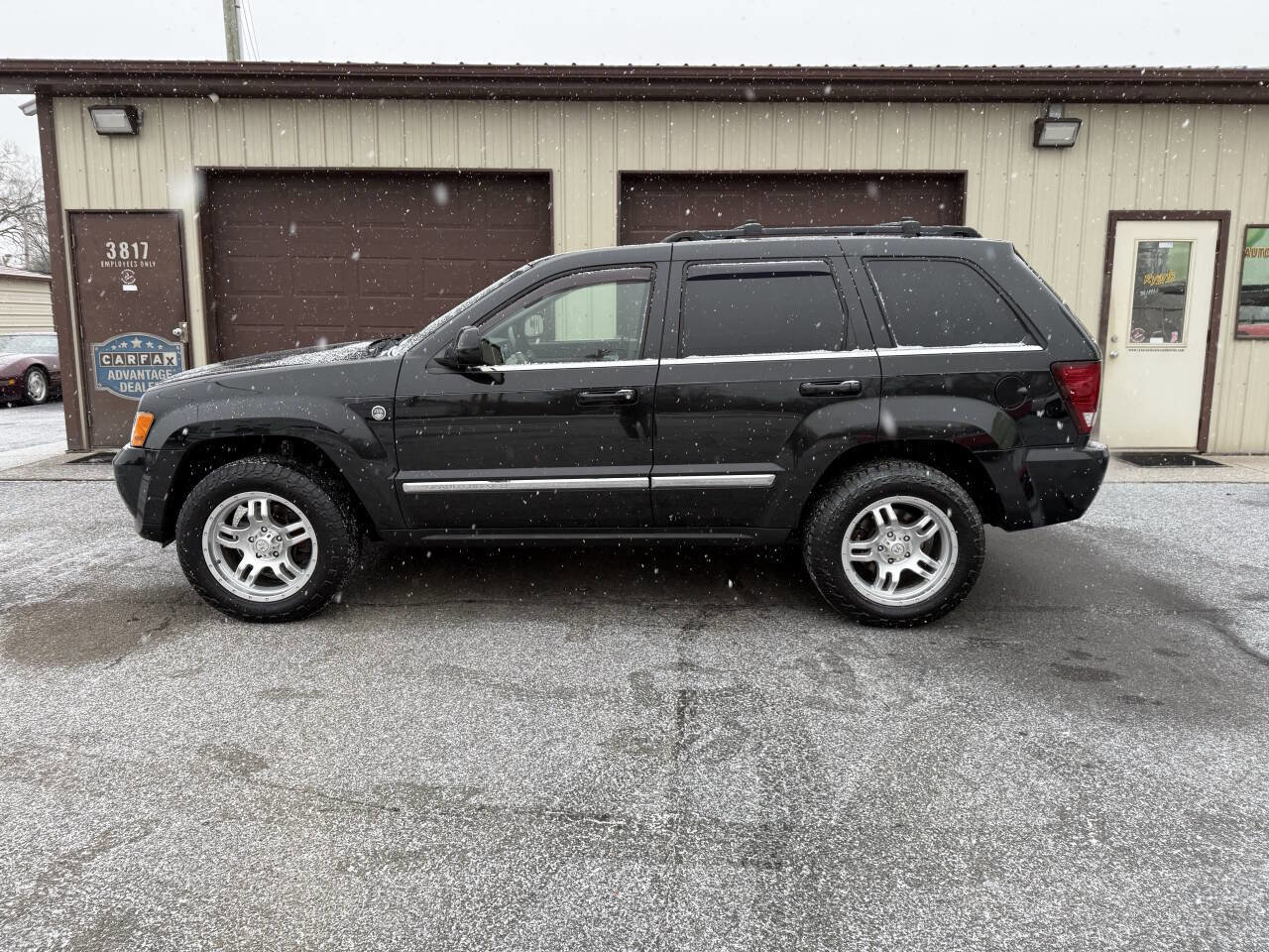 Used 2009 Jeep Grand Cherokee Limited w/ Quadra-Drive II 4X4 Group image 2
