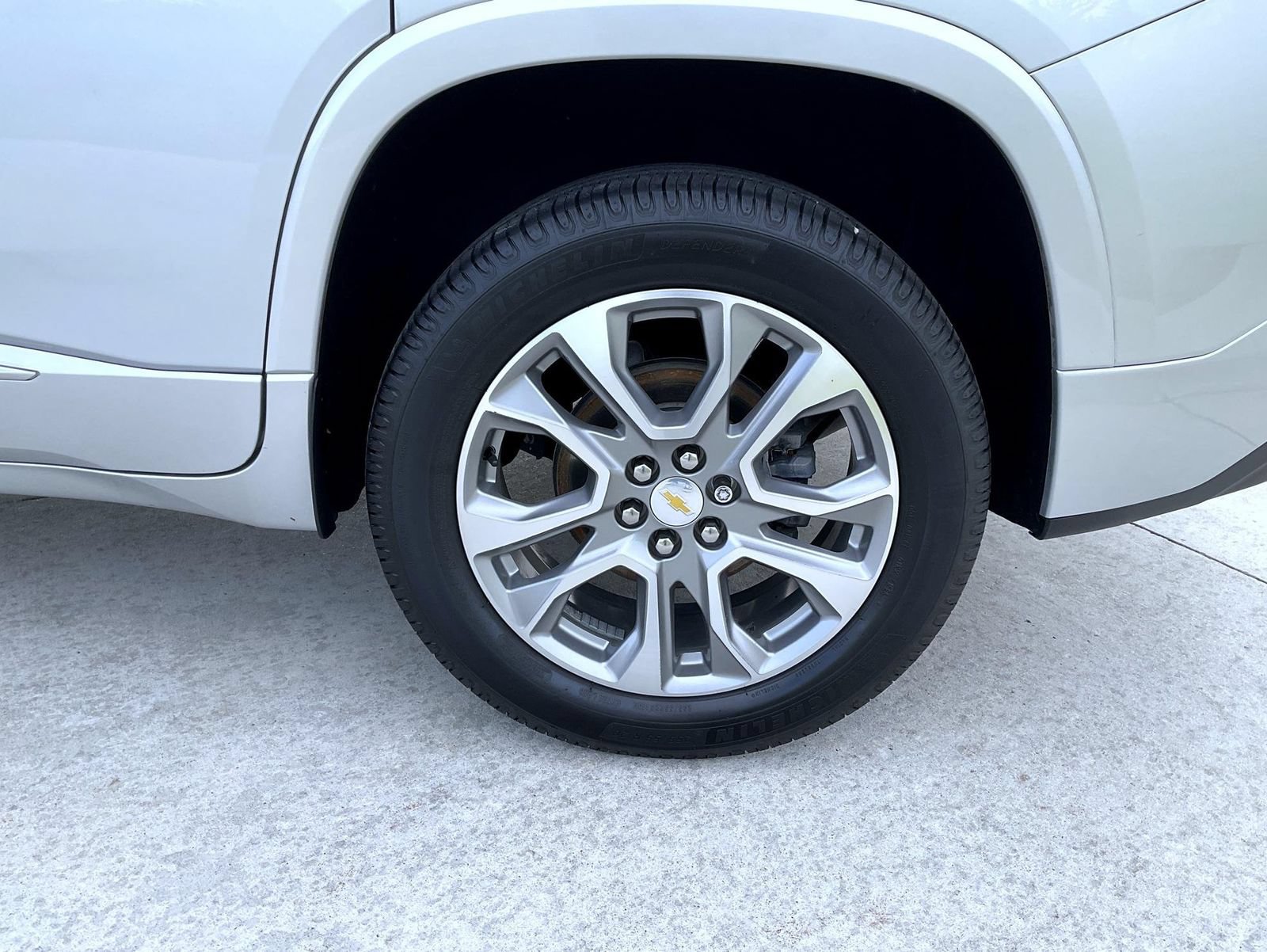 Used 2021 Chevrolet Traverse Premier AWD/4WD image 24