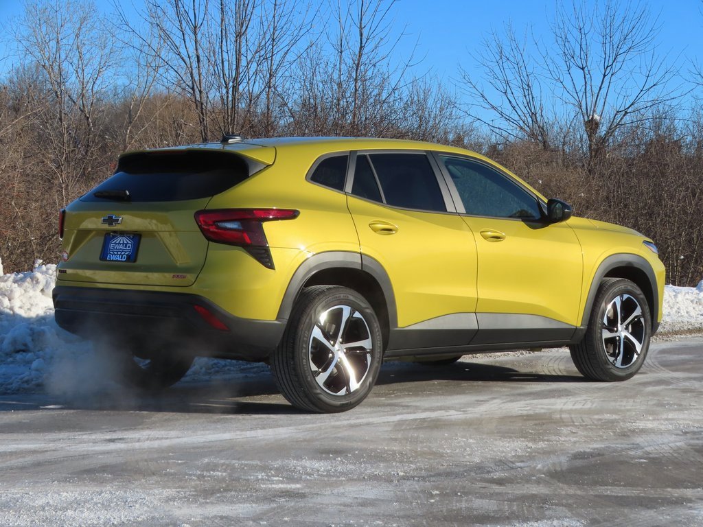 Used 2024 Chevrolet Trax RS w/ Driver Confidence Package image 3