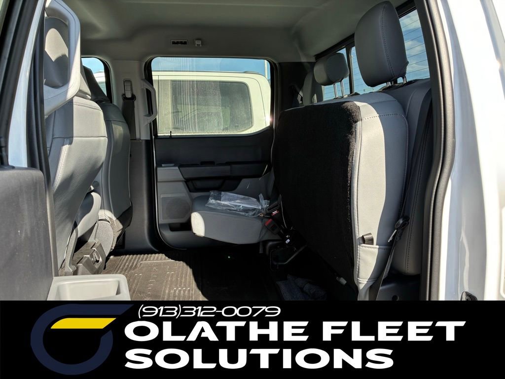 New 2026 Ford F550 4x4 Crew Cab image 14