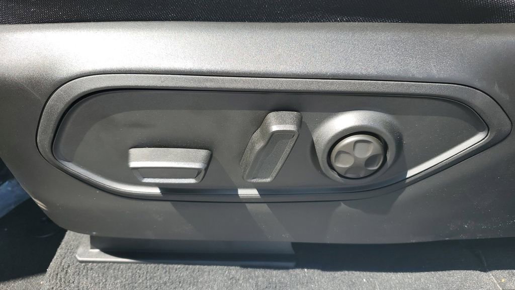 New 2025 Jeep Grand Cherokee L Limited w/ Black Appearance Package image 23