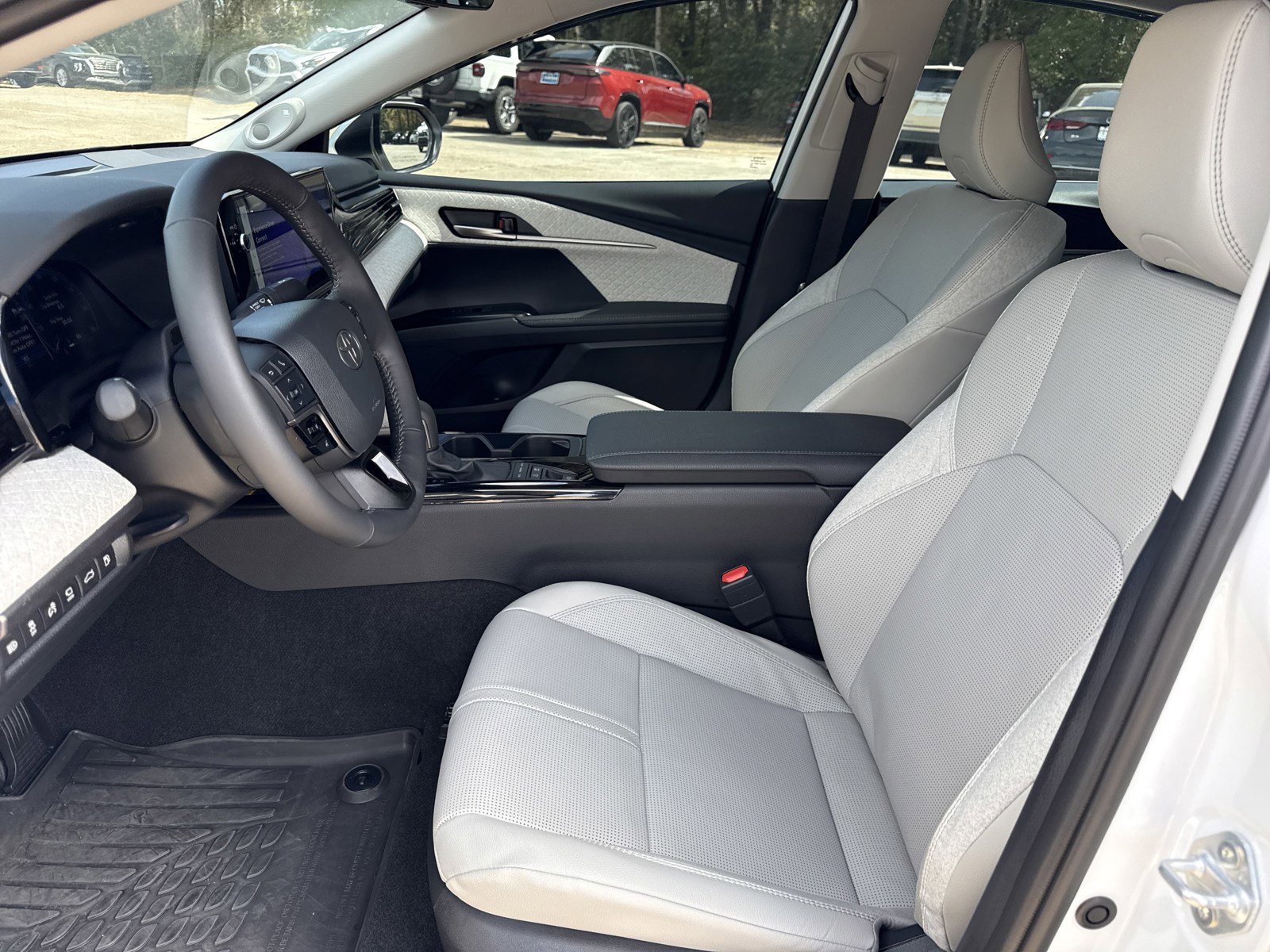 Used 2026 Toyota Camry XLE w/ Premium Plus Package image 11