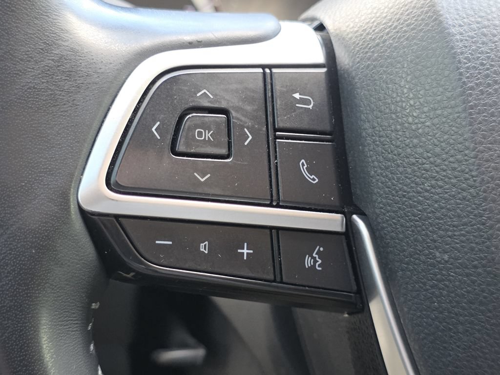 Used 2022 Toyota Highlander XLE AWD/4WD image 26