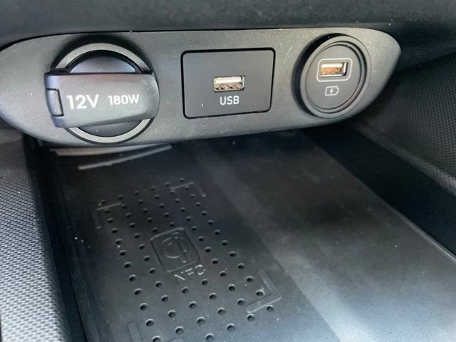 Used 2023 Hyundai Elantra Limited FWD image 17