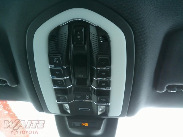 Used 2019 Porsche Macan image 18