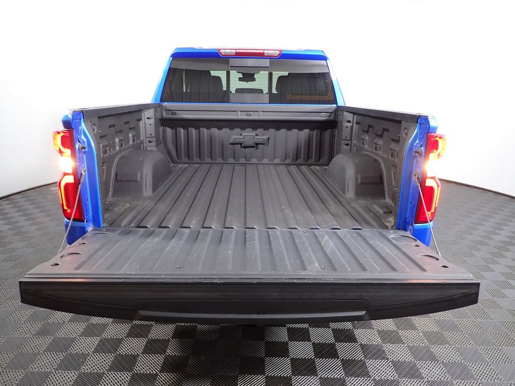 Used 2025 Chevrolet Silverado 1500 LT Trail Boss w/ Convenience Package II AWD/4WD image 16