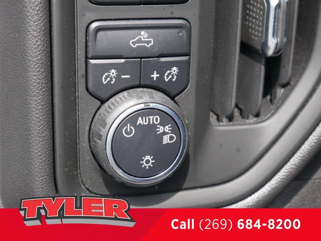 Used 2025 Chevrolet Silverado 1500 W/T w/ WT Value Package AWD/4WD image 24