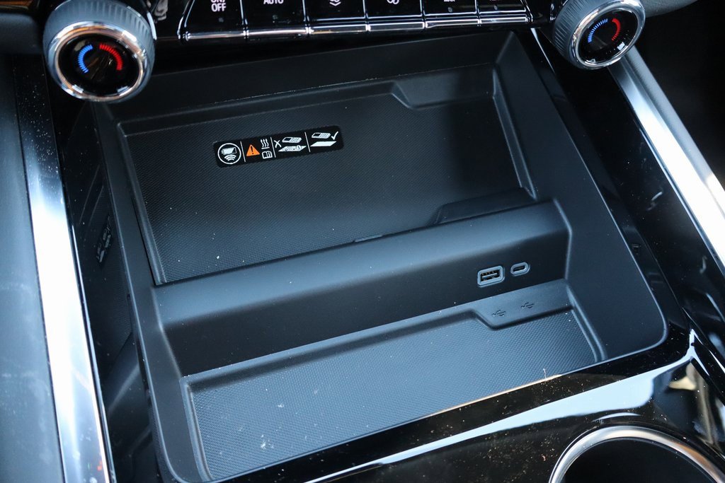 New 2026 Chevrolet Suburban High Country image 17