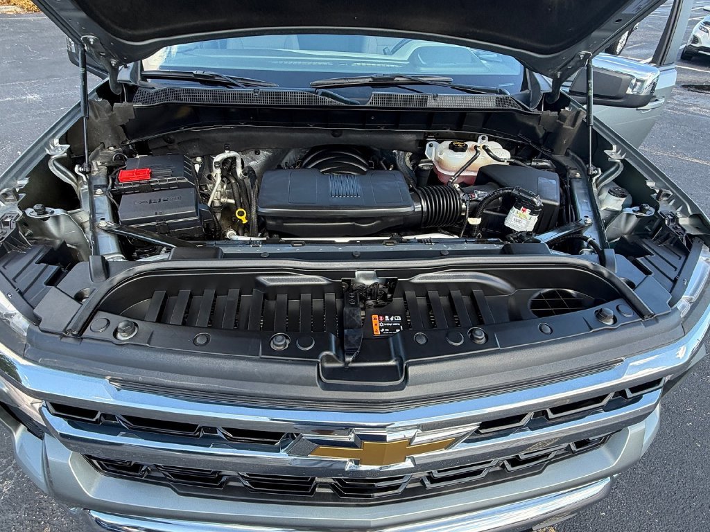 Used 2025 Chevrolet Silverado 1500 LT RWD image 19