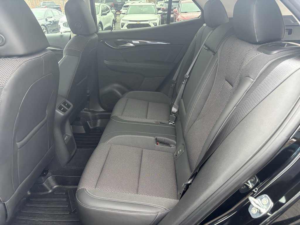 Used 2022 Buick Envision Preferred image 11