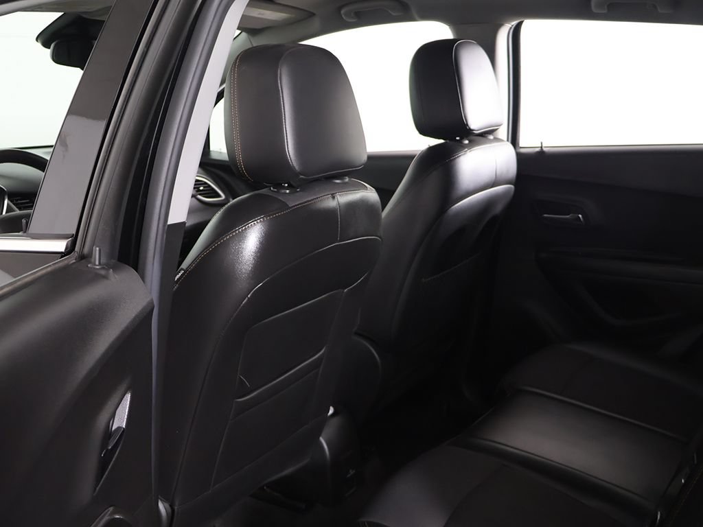Used 2020 Chevrolet Trax LT w/ LT Convenience Package FWD image 23
