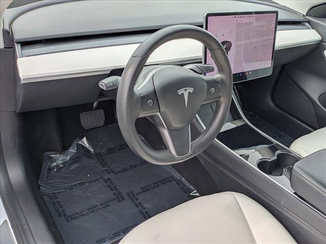 Used 2020 Tesla Model 3 Standard Range Plus image 10