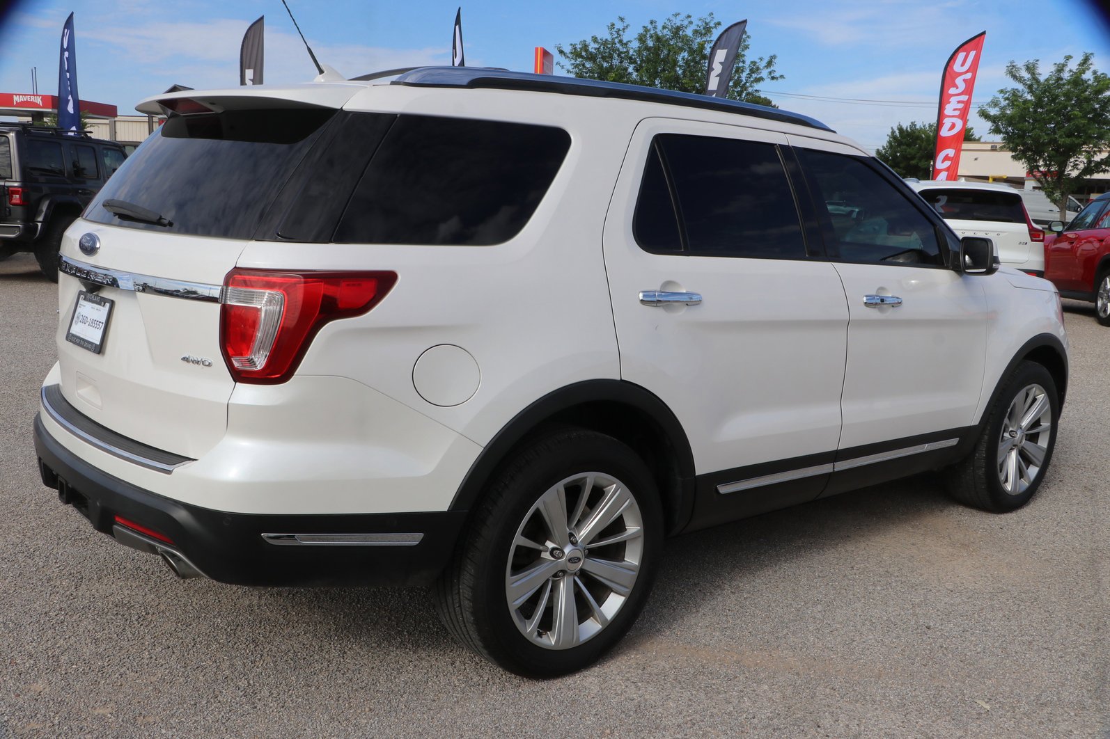 Used 2018 Ford Explorer Limited w/ Equipment Group 301A AWD/4WD image 7