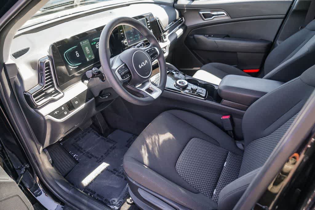 Certified 2025 Kia Sportage LX FWD image 16