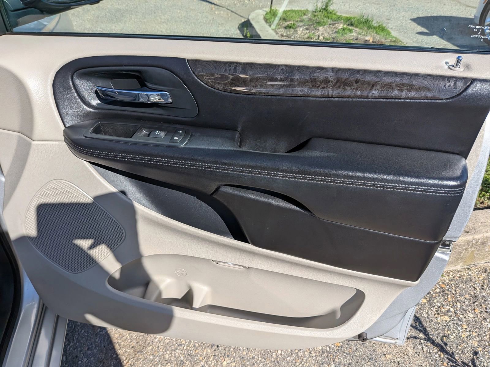 Used 2012 Dodge Grand Caravan SE FWD image 38