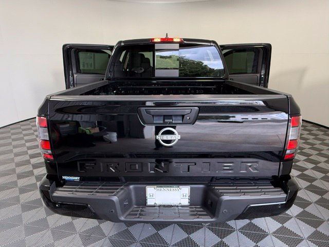 Used 2025 Nissan Frontier SV RWD image 8