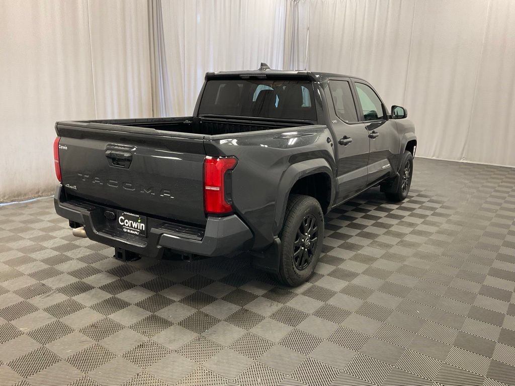 Used 2025 Toyota Tacoma SR5 AWD/4WD image 31