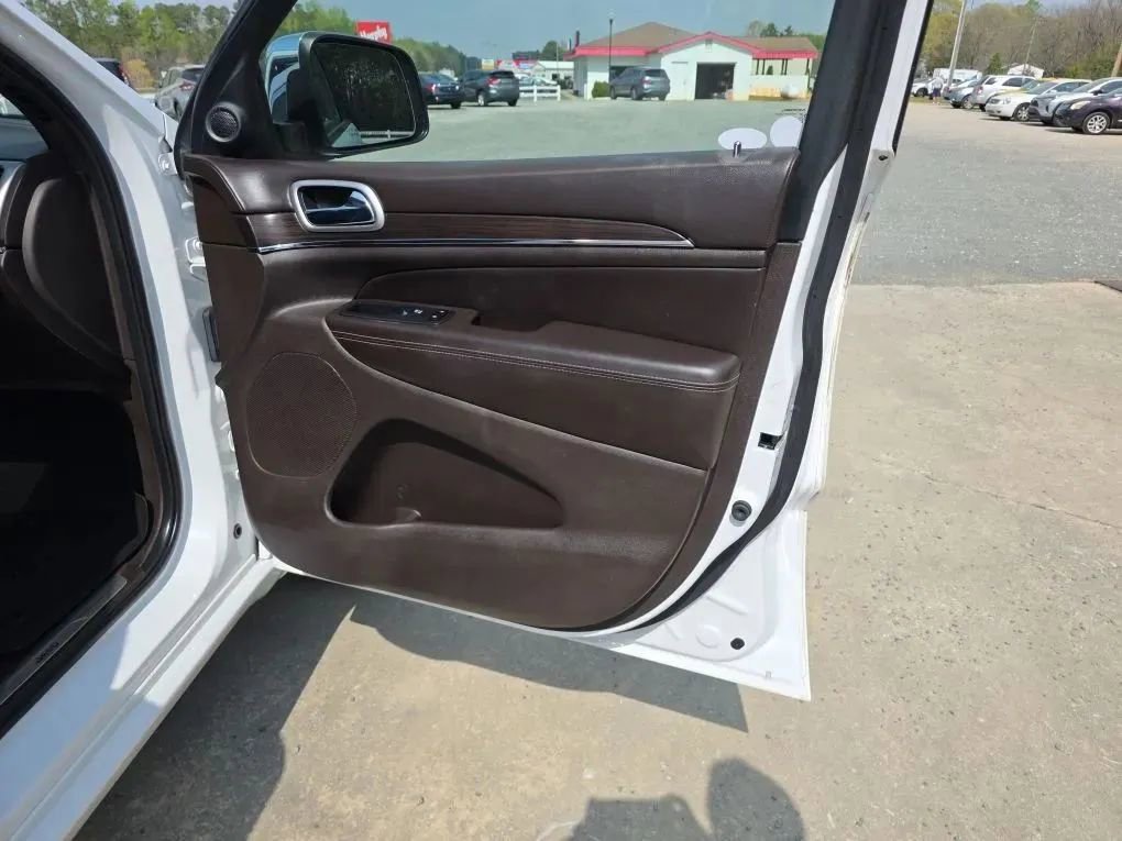 Used 2018 Jeep Grand Cherokee Overland image 51