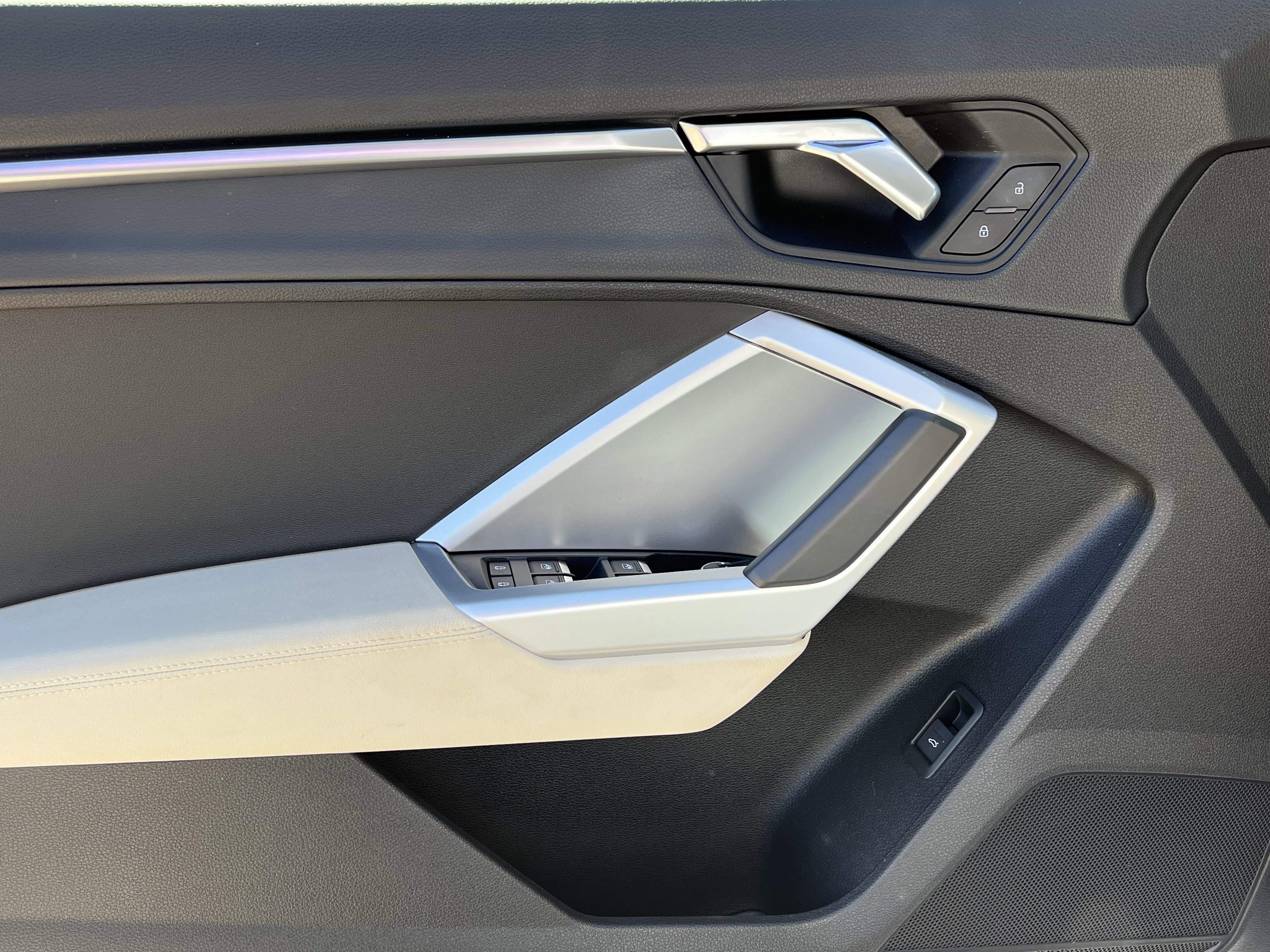 Used 2020 Audi Q3 2.0T Premium Plus image 14