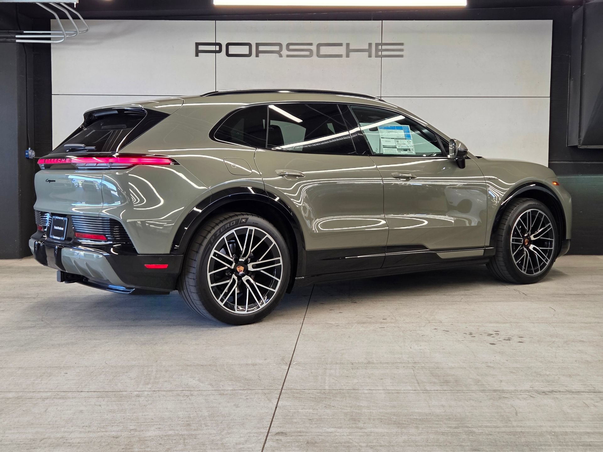 New 2026 Porsche Cayenne Electric AWD/4WD image 6