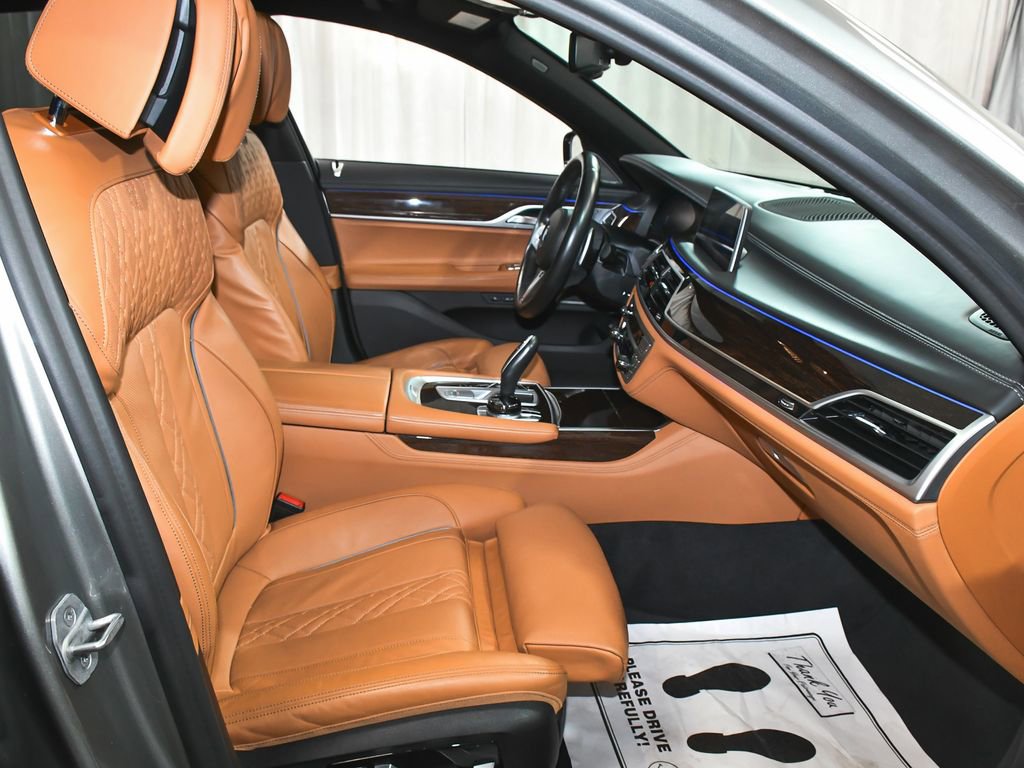 Used 2022 BMW 740i xDrive w/ M Sport Package image 70