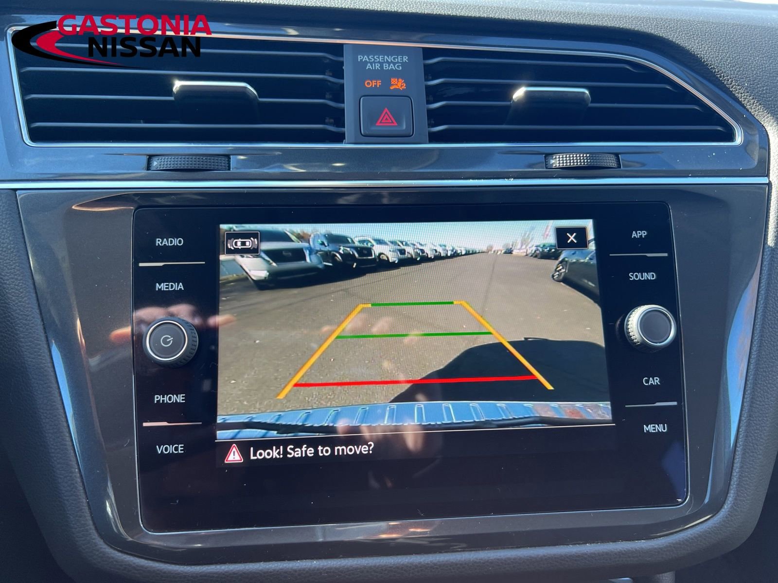 Used 2023 Volkswagen Tiguan SE image 42