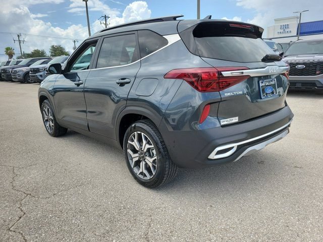 Used 2023 Kia Seltos EX AWD/4WD image 4