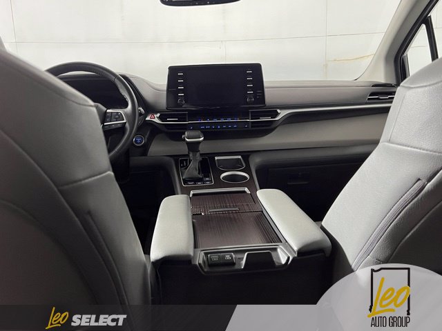 Used 2021 Toyota Sienna XLE FWD image 19