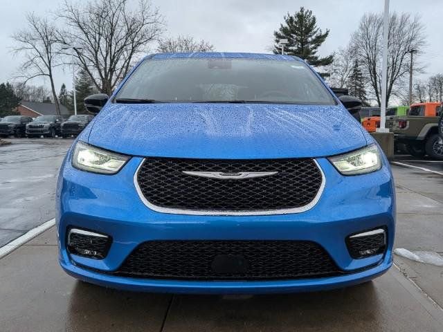 New 2026 Chrysler Pacifica Select image 6