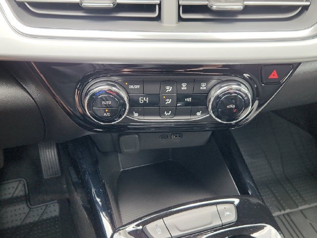 New 2026 Chevrolet Trax LT w/ Driver Confidence Package FWD image 28
