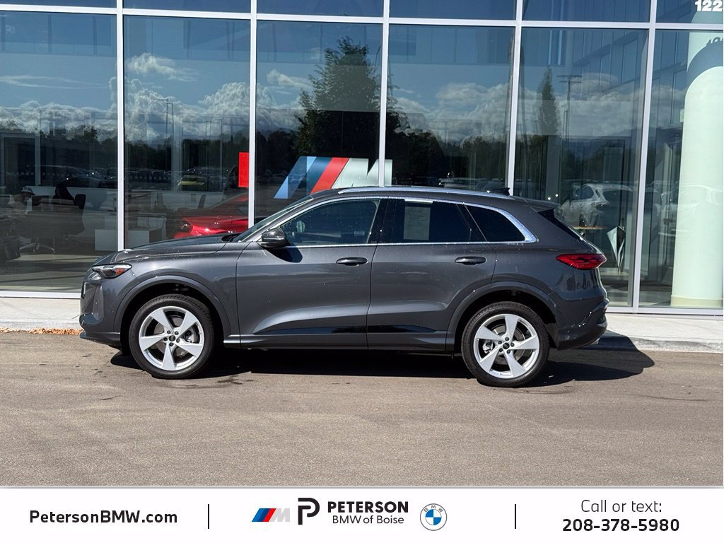 Used 2025 Audi Q5 Premium Plus AWD/4WD image 2