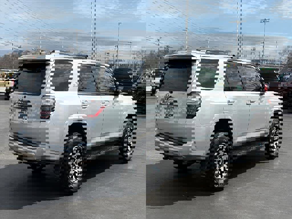 Used 2024 Toyota 4Runner TRD Off-Road Premium image 3